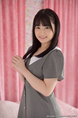 不扣钮的女孩 下载 封面