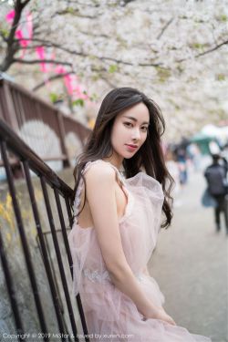 石田妮可 封面